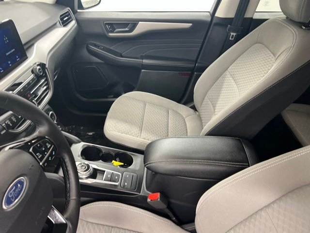 Used 2022 Black Ford SE image 21