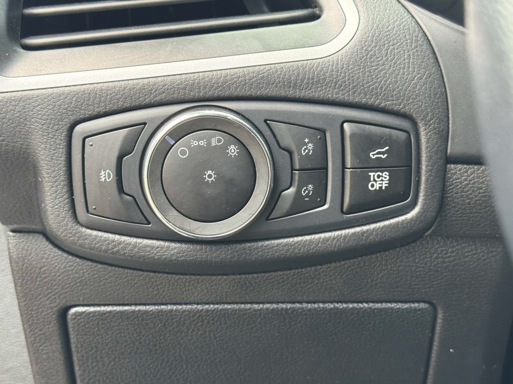 Used 2023 White Ford SEL image 33