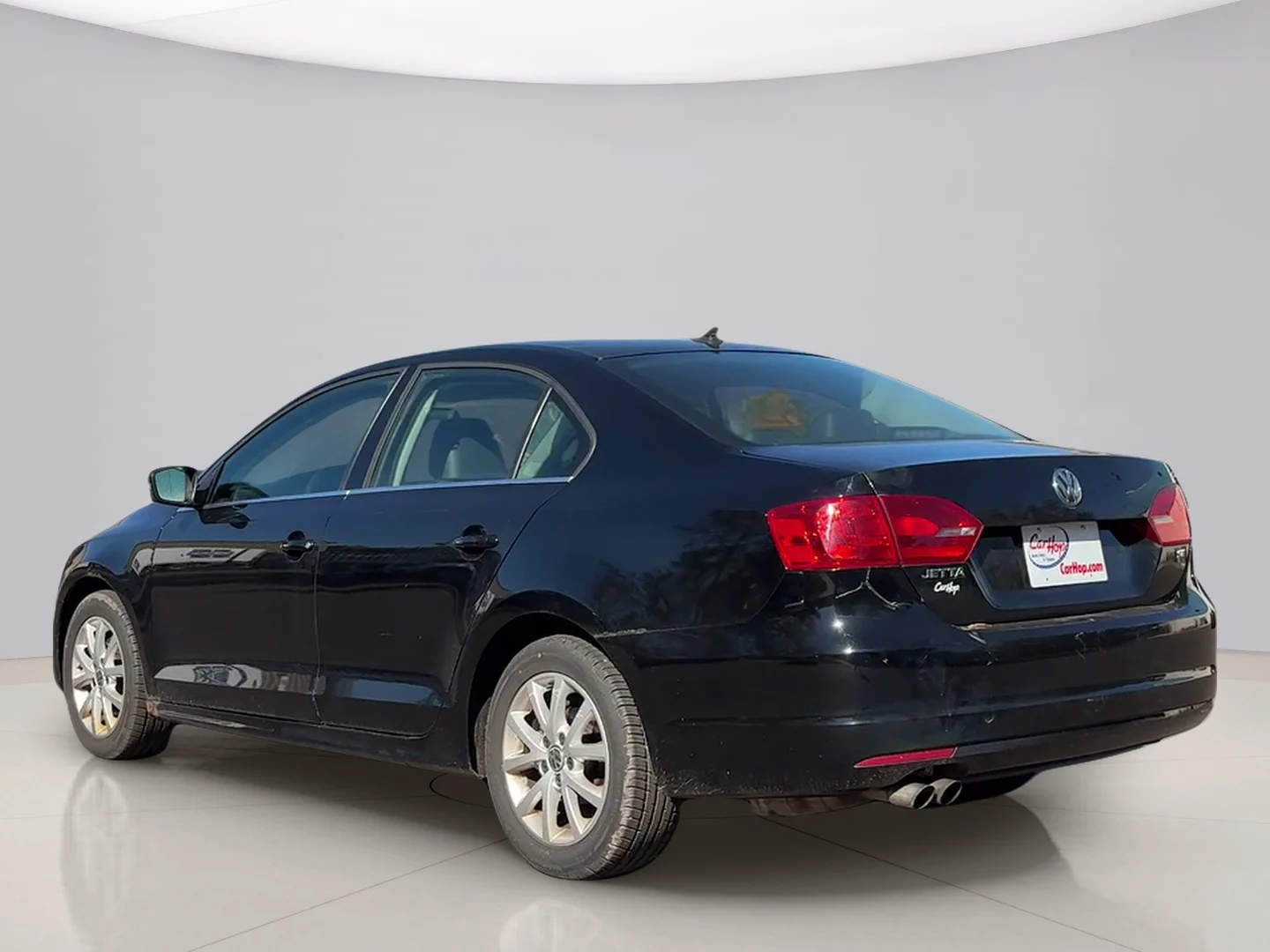 Used 2014 Black Volkswagen SE image 4