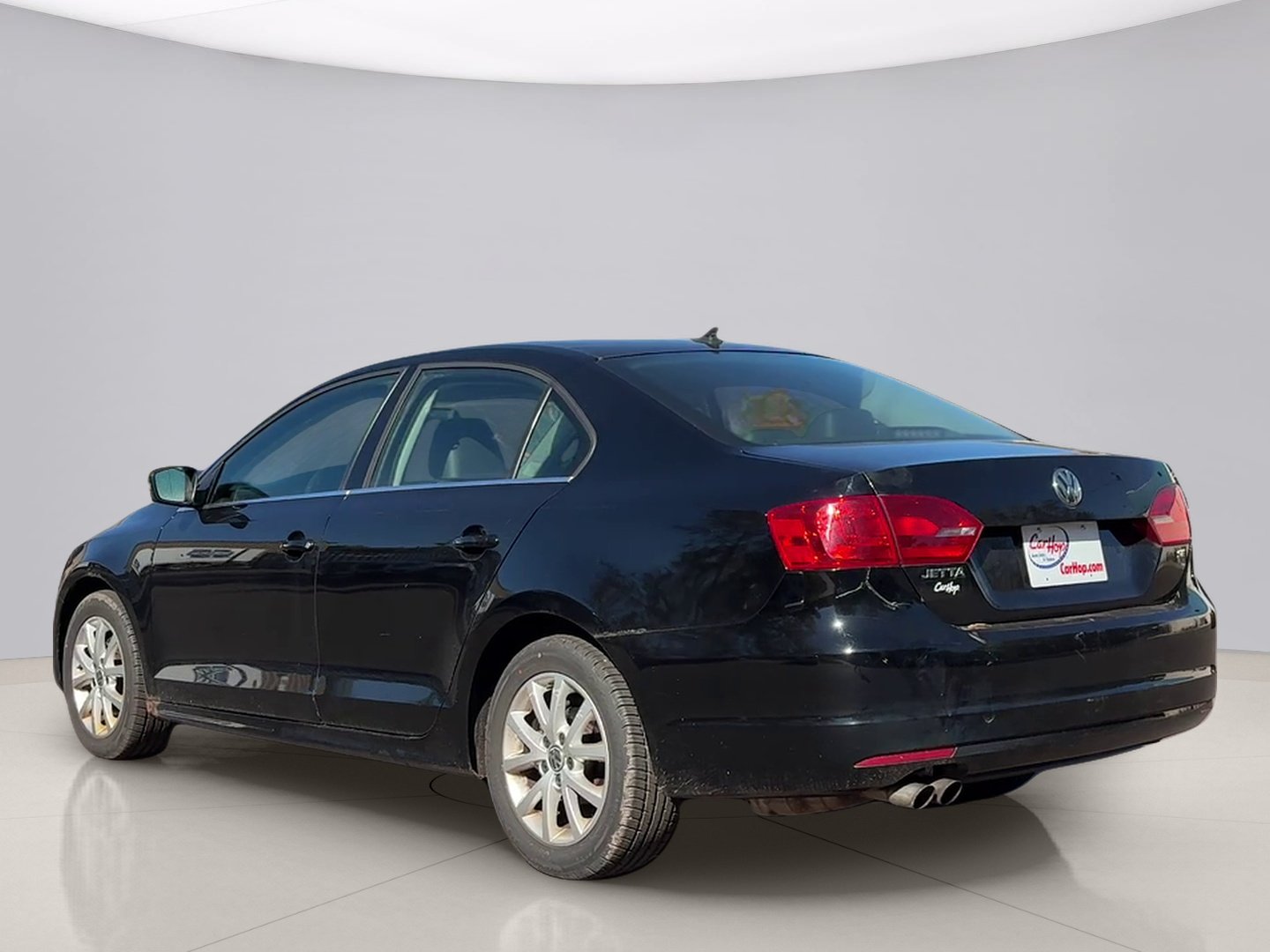 Used 2014 Black Volkswagen SE image 4