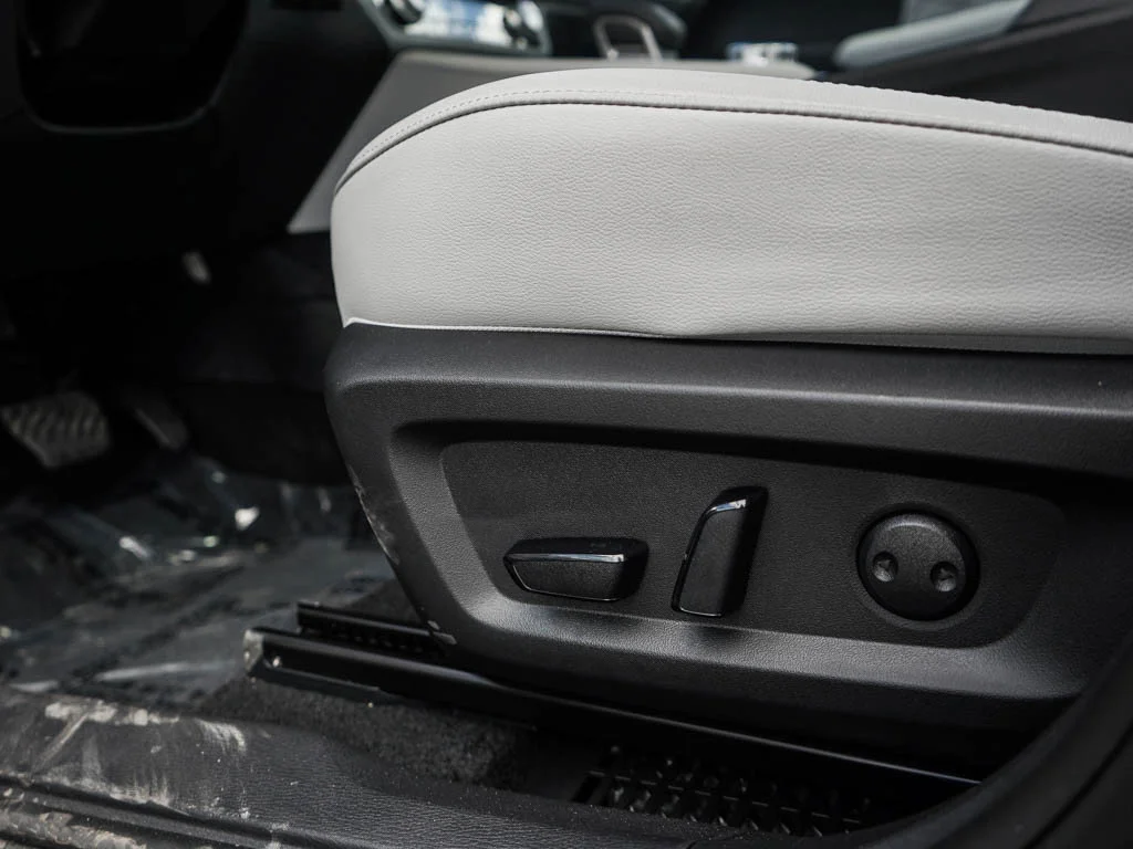 2025 Mitsubishi Outlander Plug-in Hybrid Platinum Edition - Photo 18