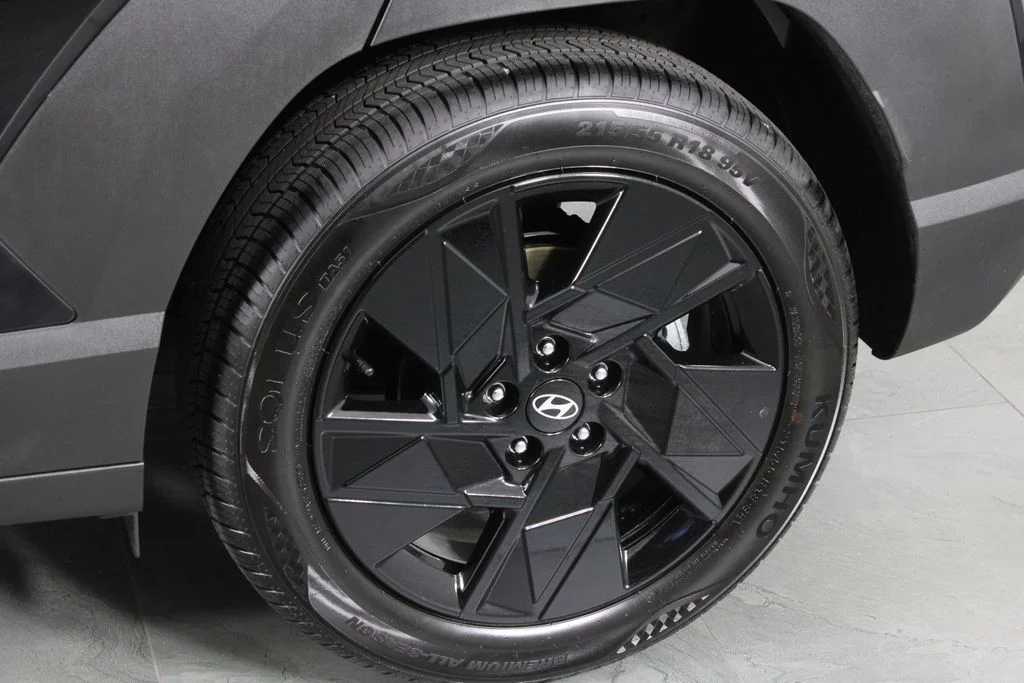 Used 2026 Black Hyundai SEL Sport image 13