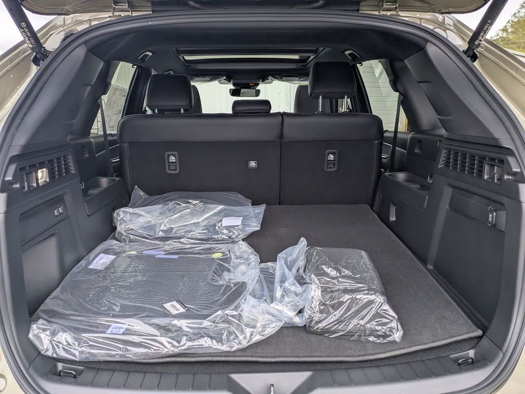 2026 Mazda CX-70 Premium Package - Photo 10