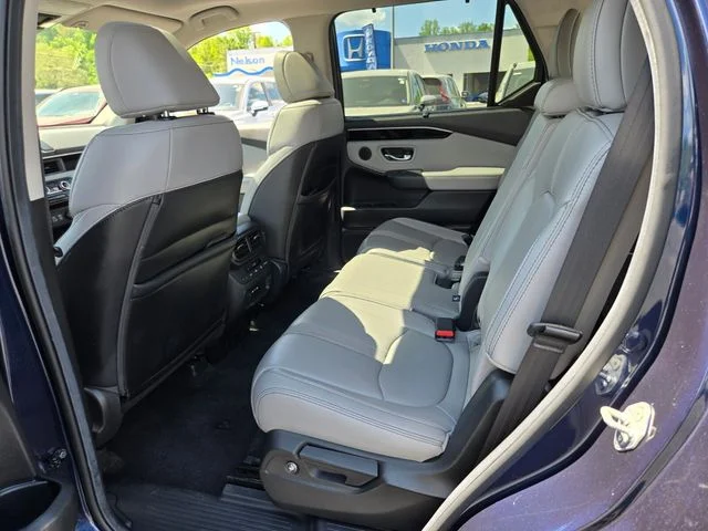 Used 2025 Blue Honda Touring image 13