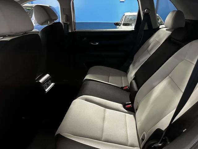 2025 Honda CR-V LX - Photo 16