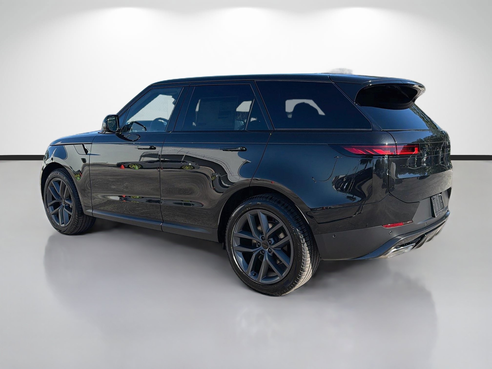 New 2027 Santorini Black LAND ROVER SE P360 image 3