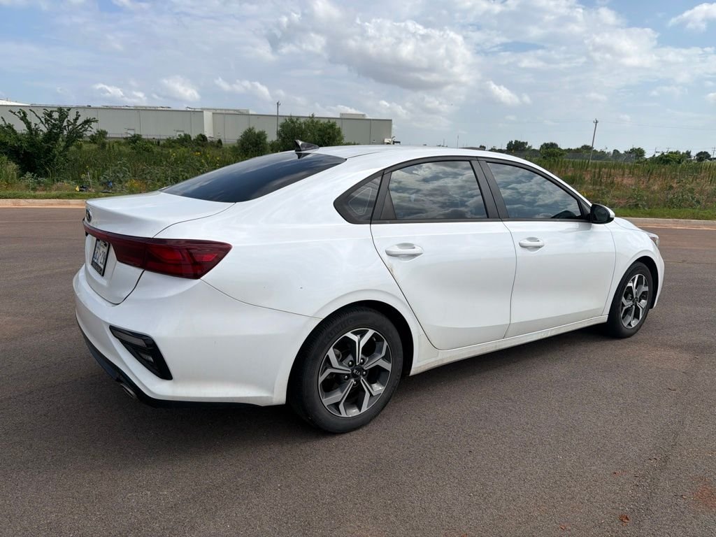 Used 2021 Snow White Pearl Kia LXS image 5