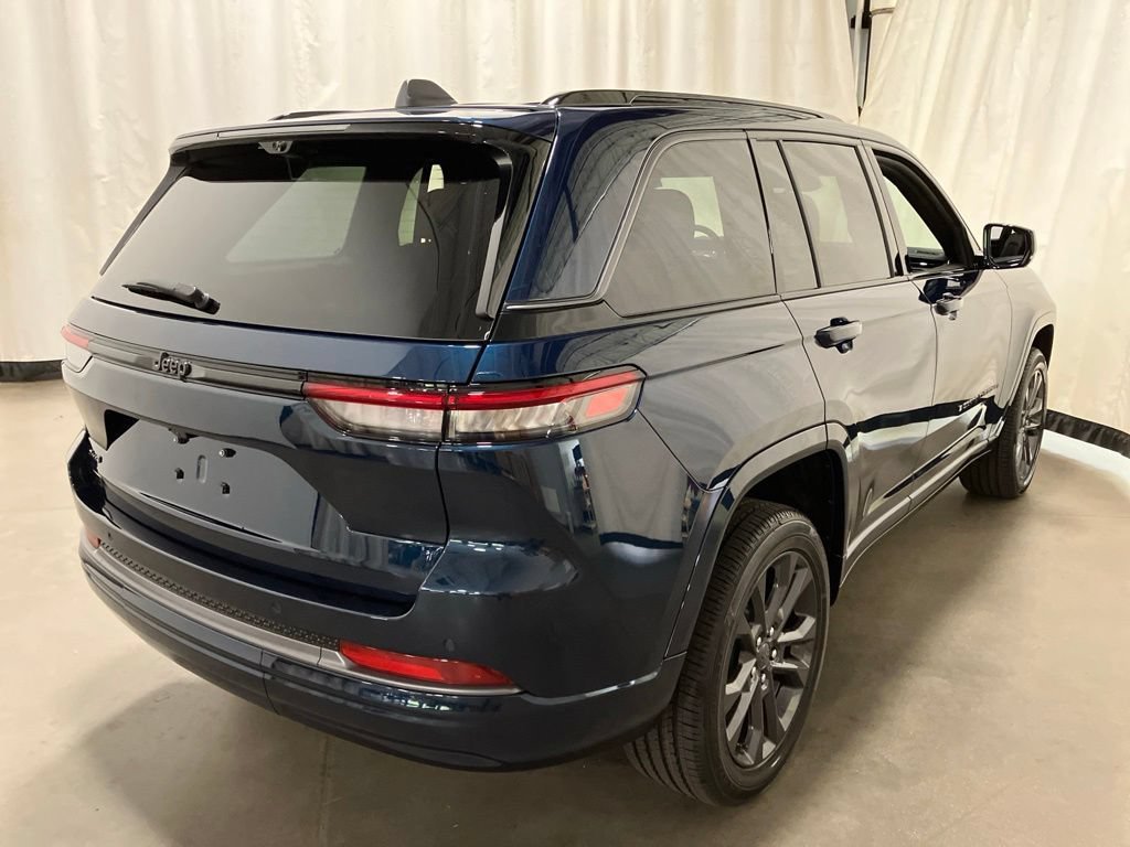 New 2026 Fathom Blue Pearl-Coat Exterior Paint Jeep Limited Reserve image 28