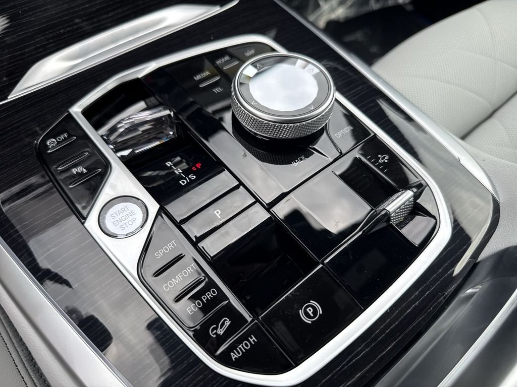 New 2027 Carbon Black Metallic BMW xDrive40i image 16