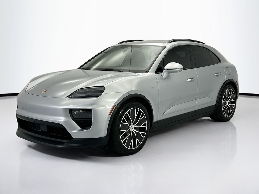 2025 Porsche Macan Base