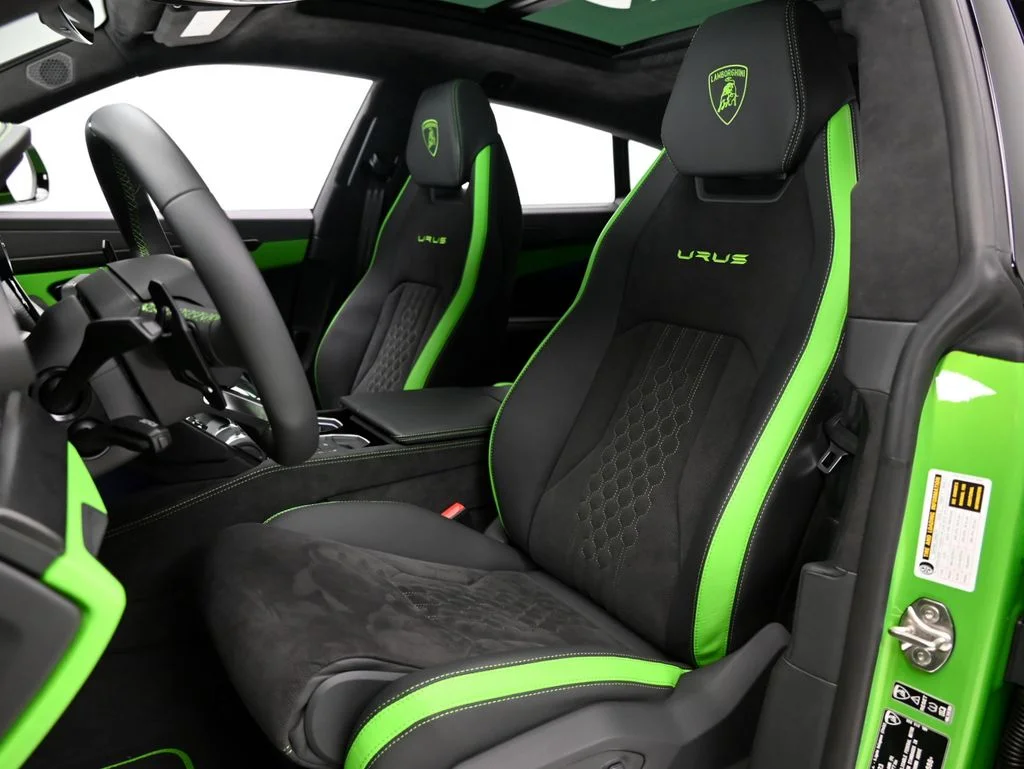 Used 2023  Lamborghini  image 9