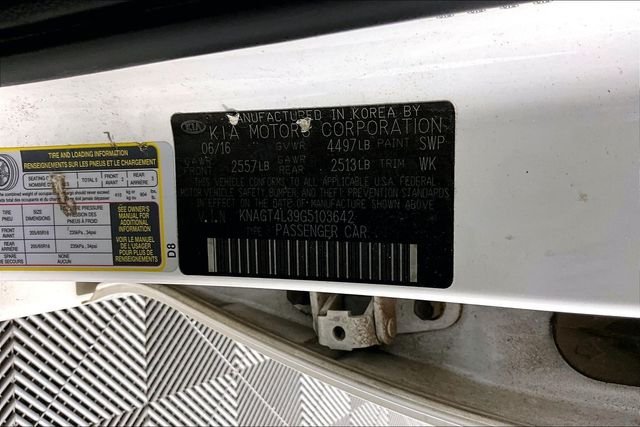 Used 2016 White Kia LX image 4