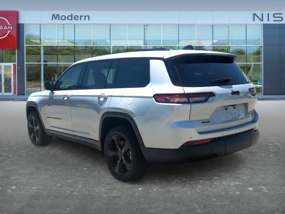 Used 2023 Silver Zynith Jeep Altitude X image 3