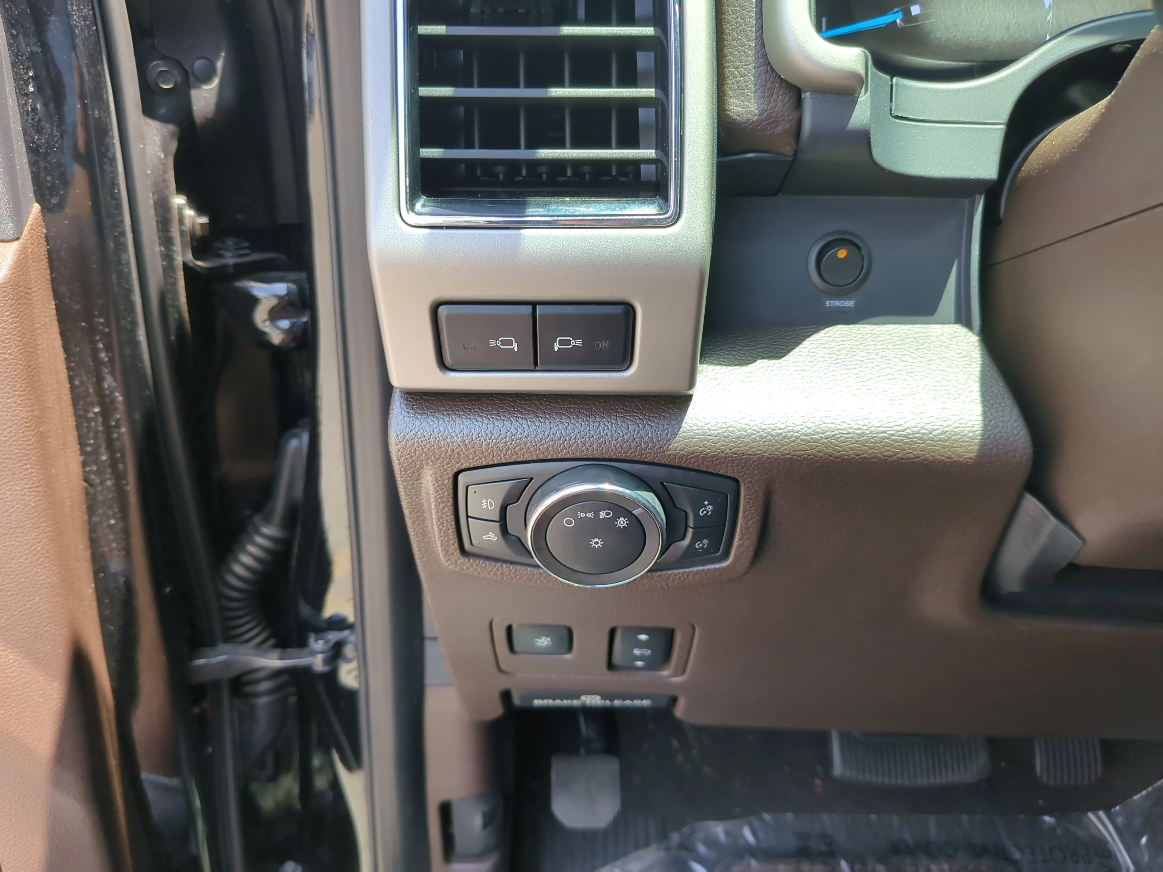 Used 2022 Agate Black Metallic Ford King Ranch image 29