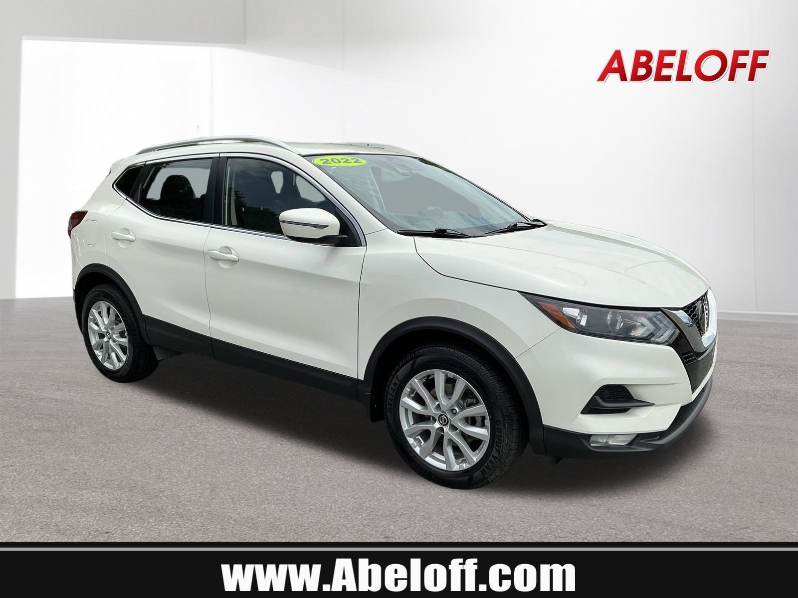 Used 2022 Pearl White Tricoat Nissan SV image 1