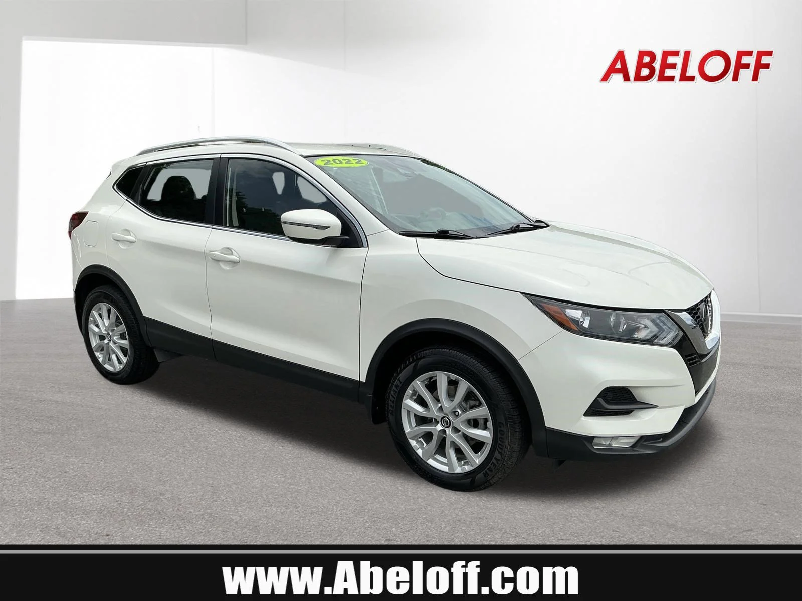 Used 2022 Pearl White Tricoat Nissan SV image 1