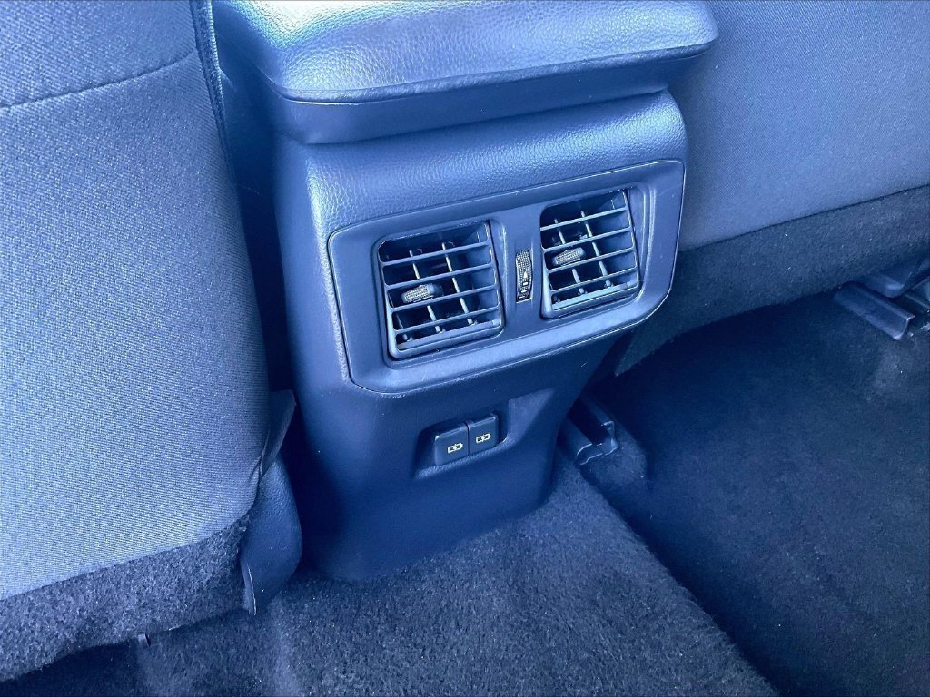 Used 2025  Toyota XLE image 28