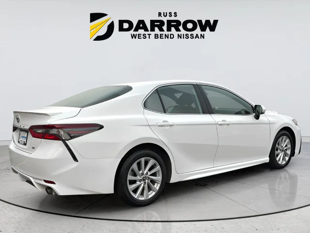 Used 2024  Toyota  image 5