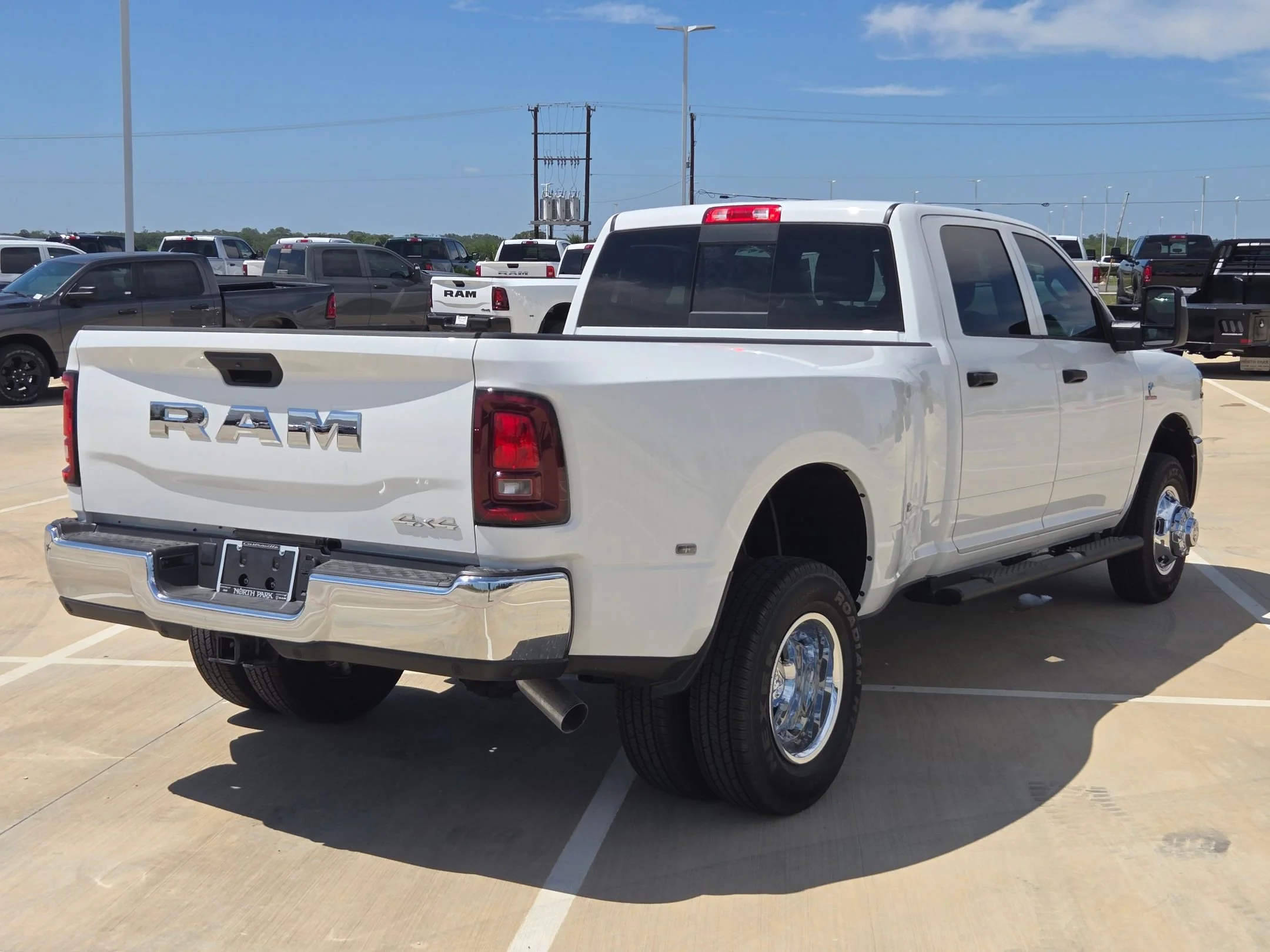 New 2026 Bright White Clear-Coat Exterior Paint RAM Tradesman image 3