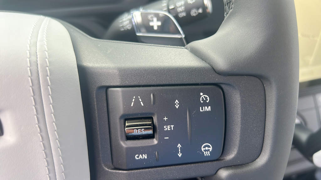 New 2026 Blue Land Rover  OCTA image 35