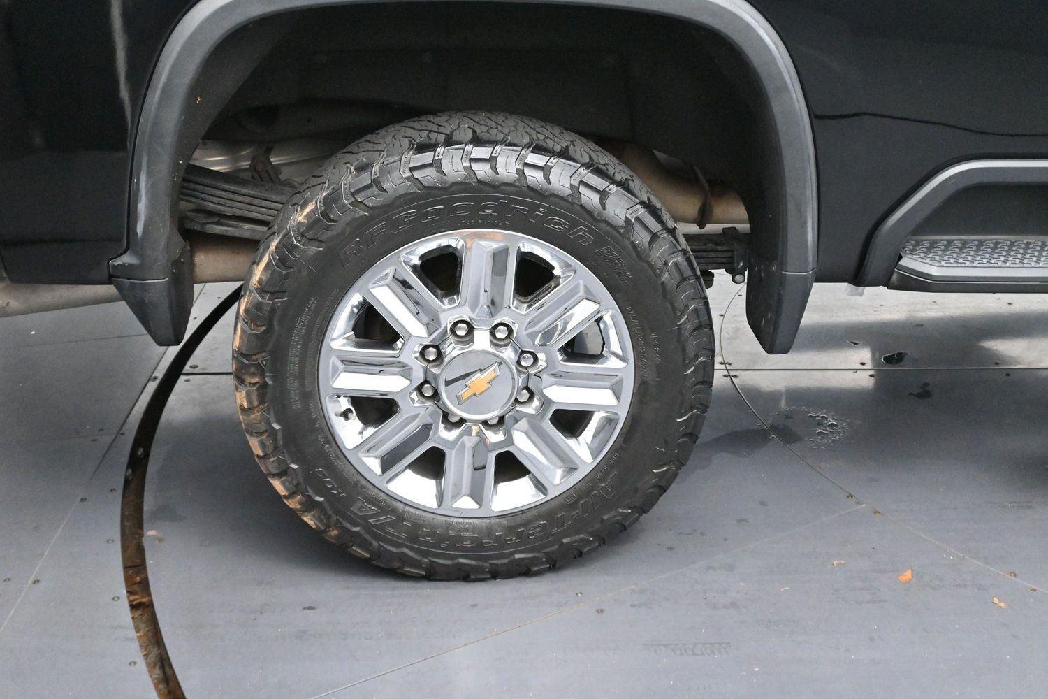 Used 2024 Black Chevrolet High Country image 35