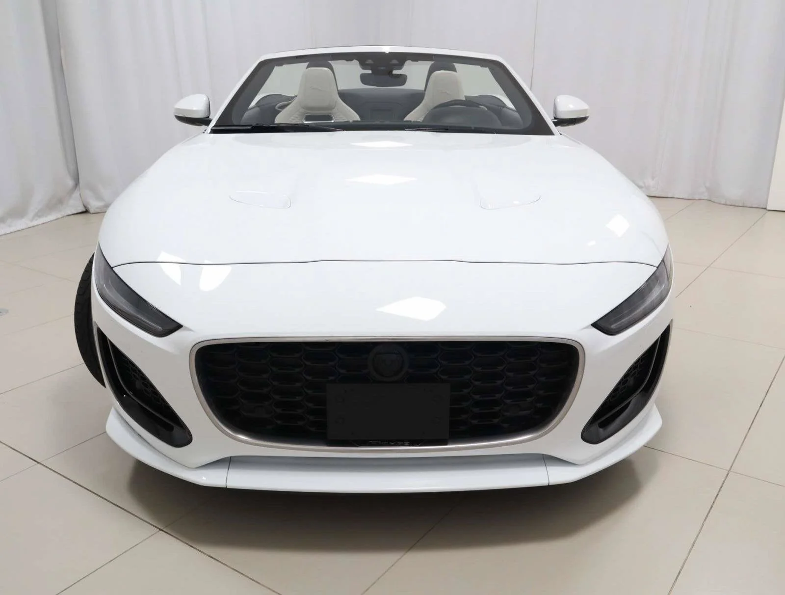 Used 2024 White Jaguar 75 image 8