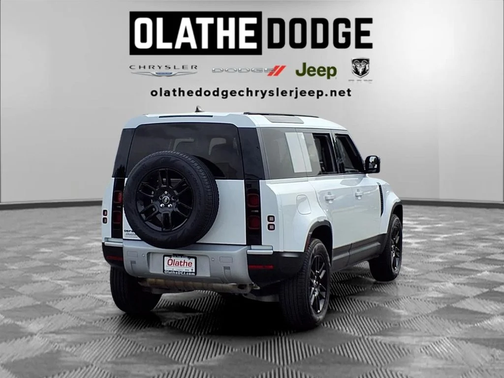 Used 2025 White Land Rover S image 26