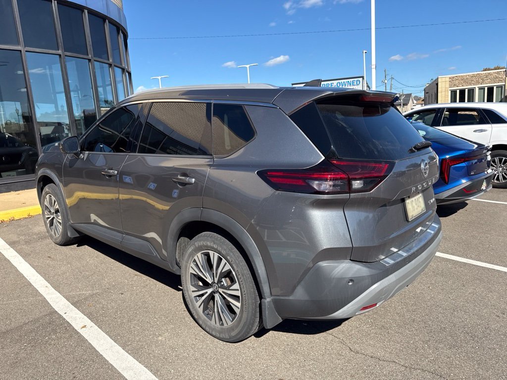 Used 2021 Silver Nissan SV image 5