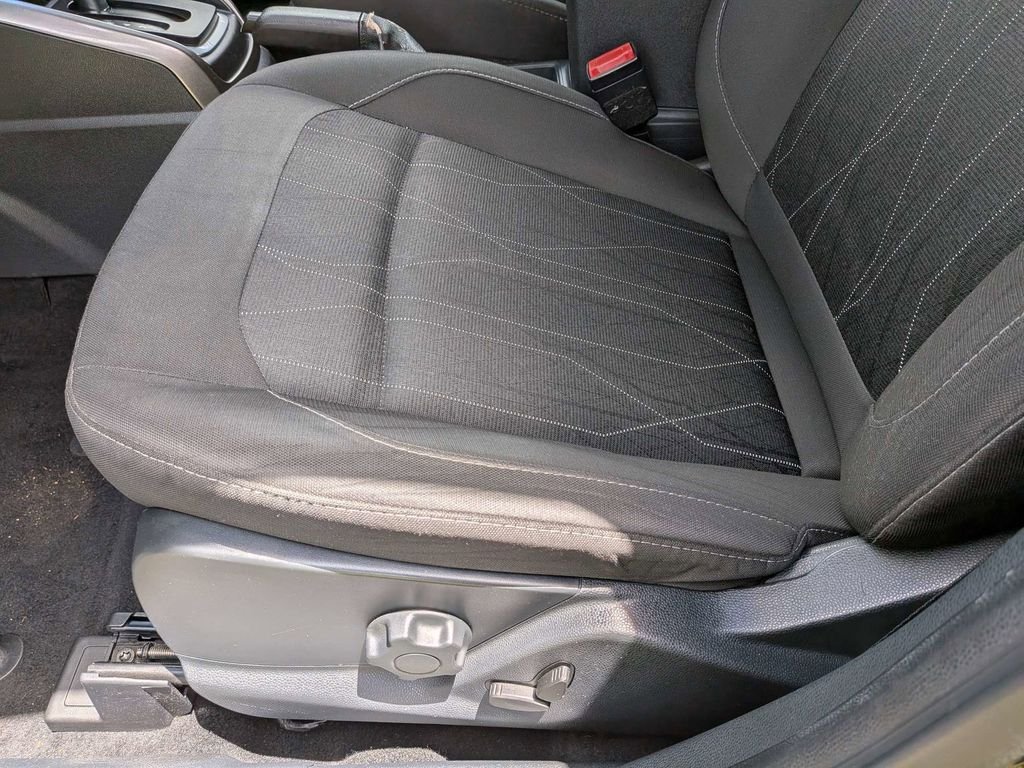 Used 2019 Black Ford SE image 19