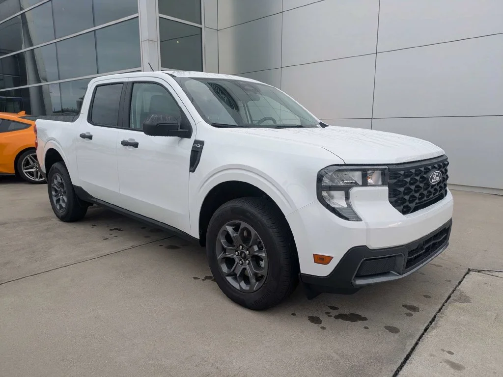 New 2026 White Ford XLT image 2