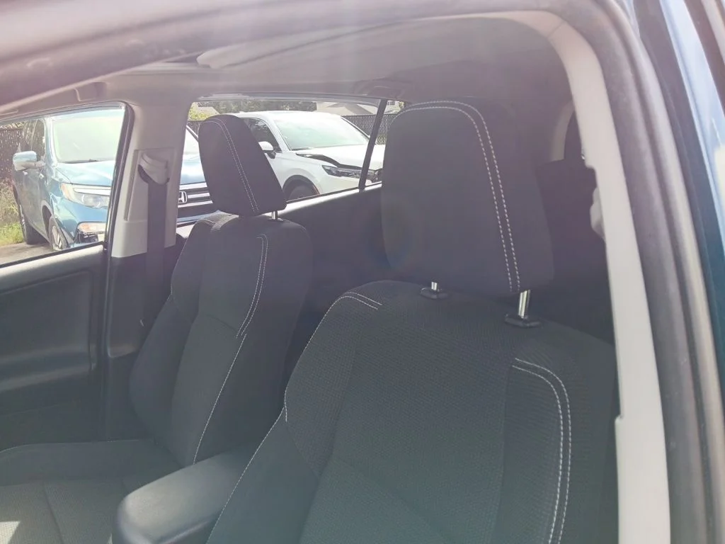 Used 2018 Galactic Aqua Mica Toyota XLE image 14