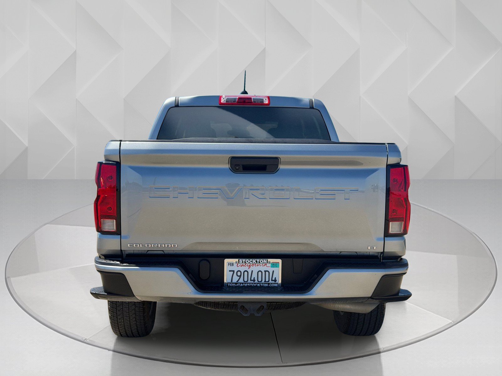 Used 2024 Sterling Gray Metallic Chevrolet 4WD LT image 4