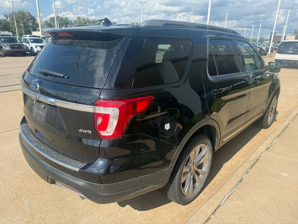 Used 2018 Shadow Black Ford XLT image 6