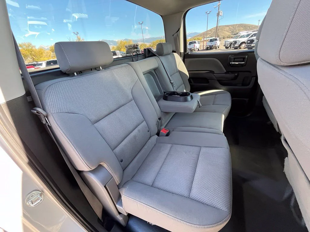 Used 2016 SILVER ICE METALLIC Chevrolet Work Truck image 18