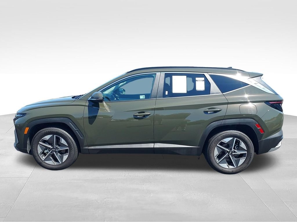 Used 2025 Green Hyundai SEL Convenience image 2