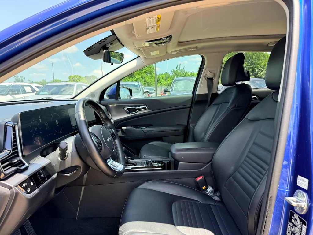 Used 2023 Sapphire Blue Kia SX-Prestige image 11