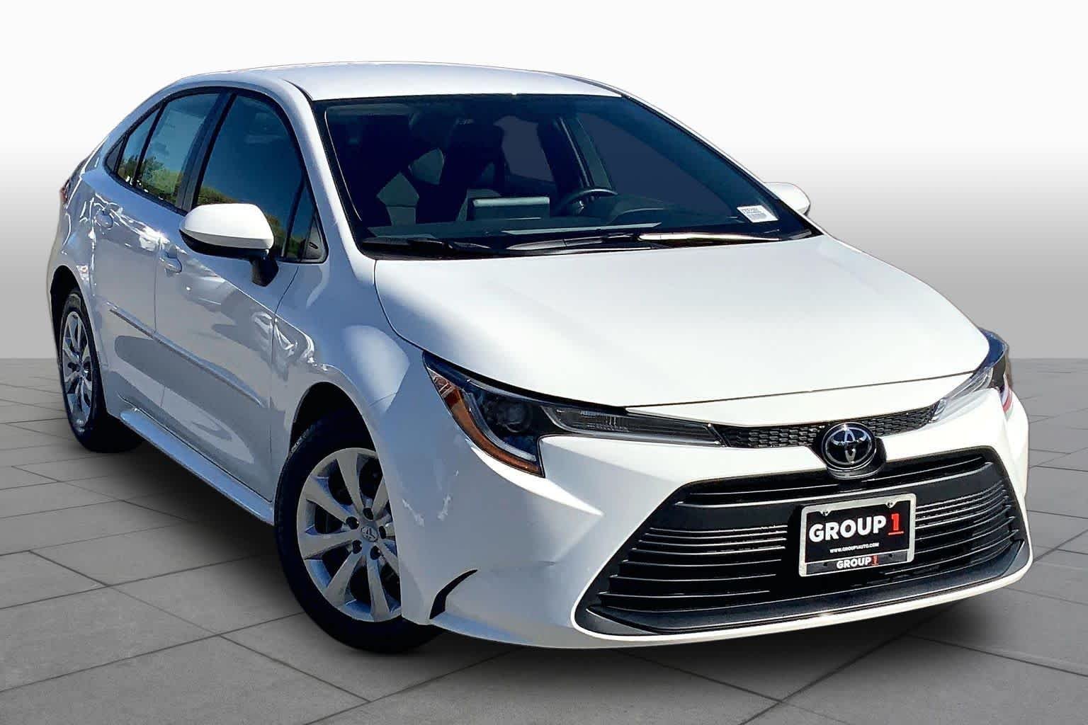 New 2027 Ice Cap Toyota LE image 2