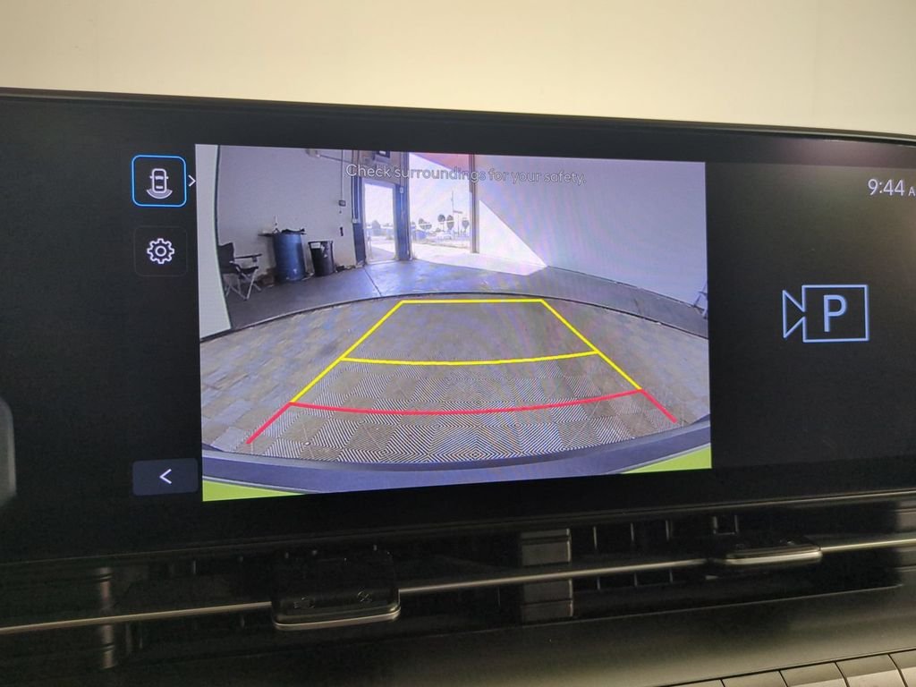 Used 2025 Yellow Hyundai SEL image 27