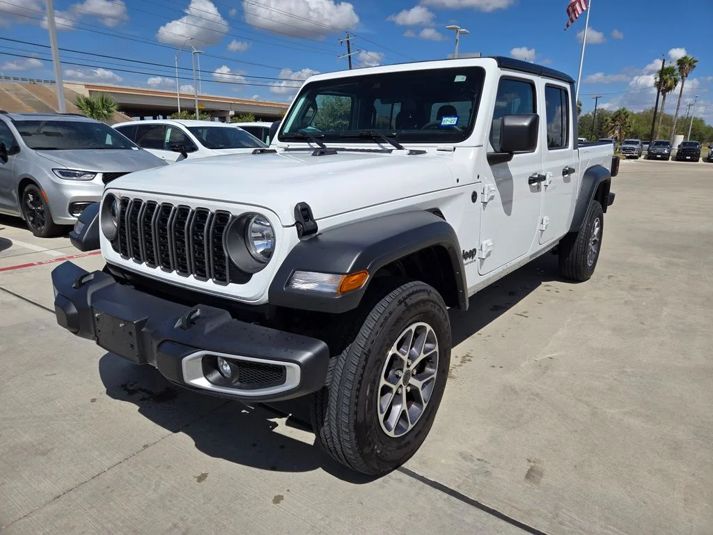 Used 2025 White Jeep Sport S image 7