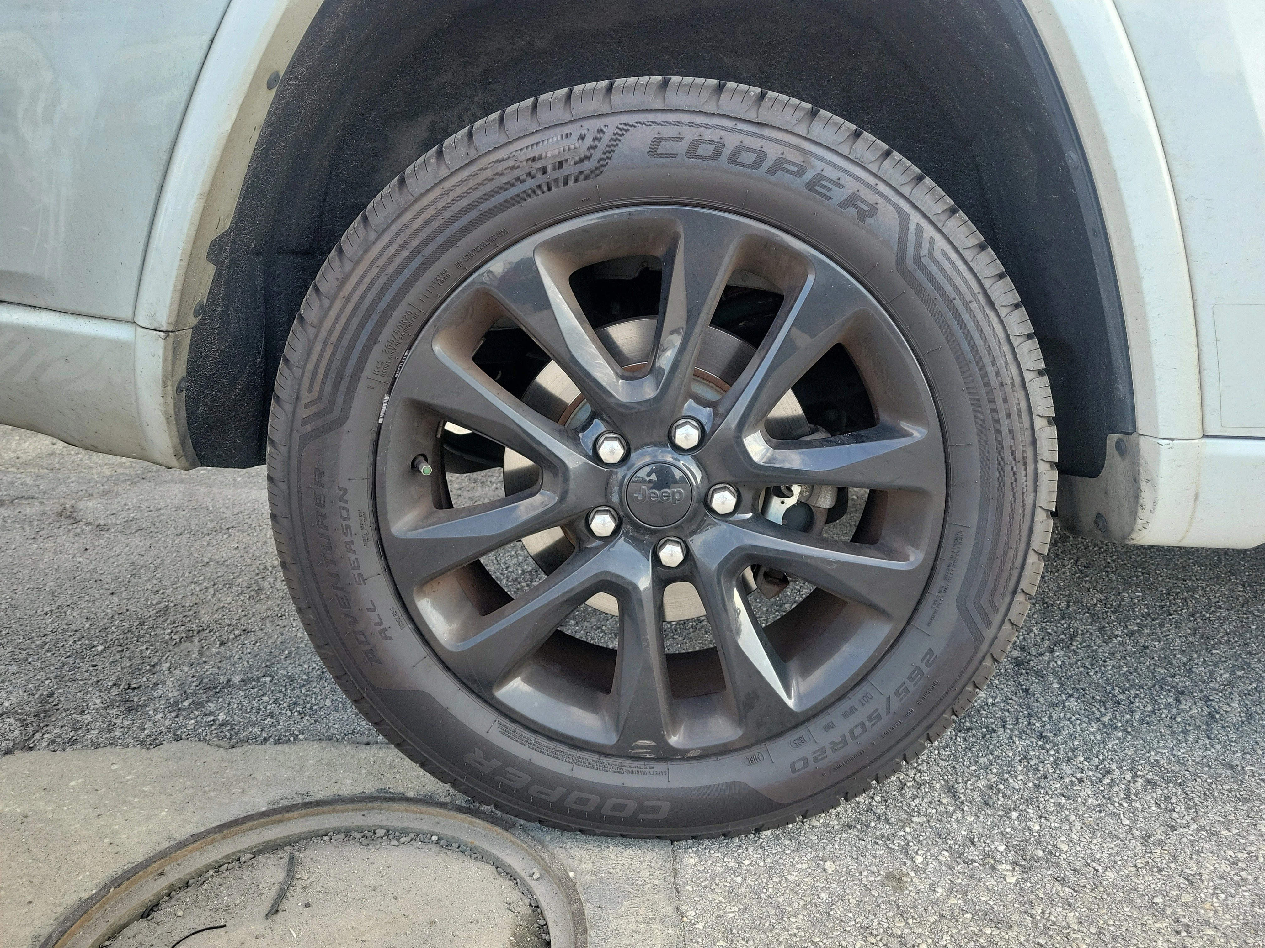 Used 2020 Bright White Clearcoat Jeep Altitude image 9
