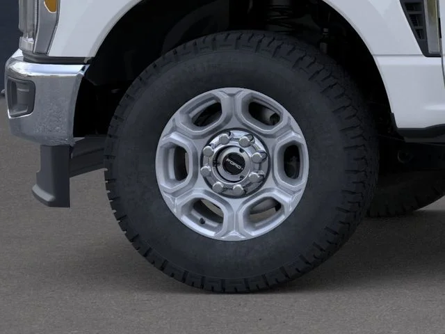 New 2026 Oxford White Ford XLT image 19