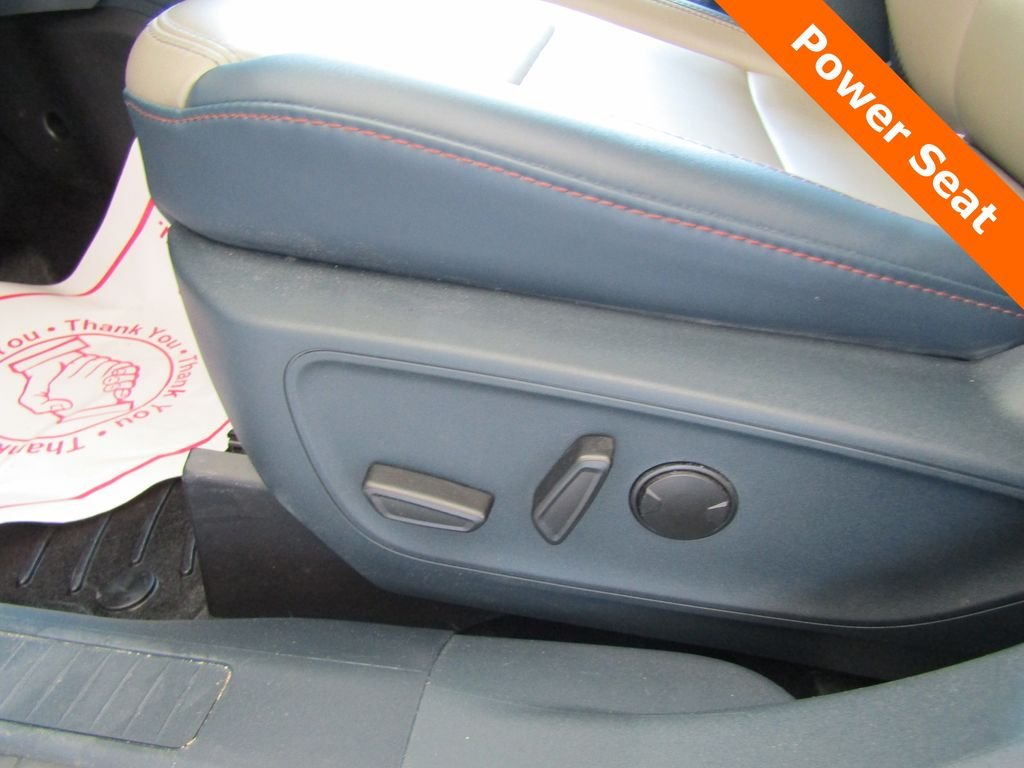 Used 2025 White Ford Lariat image 6