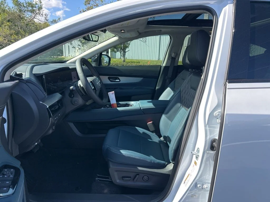 New 2026 Everest White Pearl TriCoat Nissan Platinum image 16