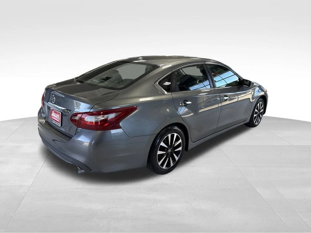 Used 2018 Gray Nissan 2.5 SV image 9