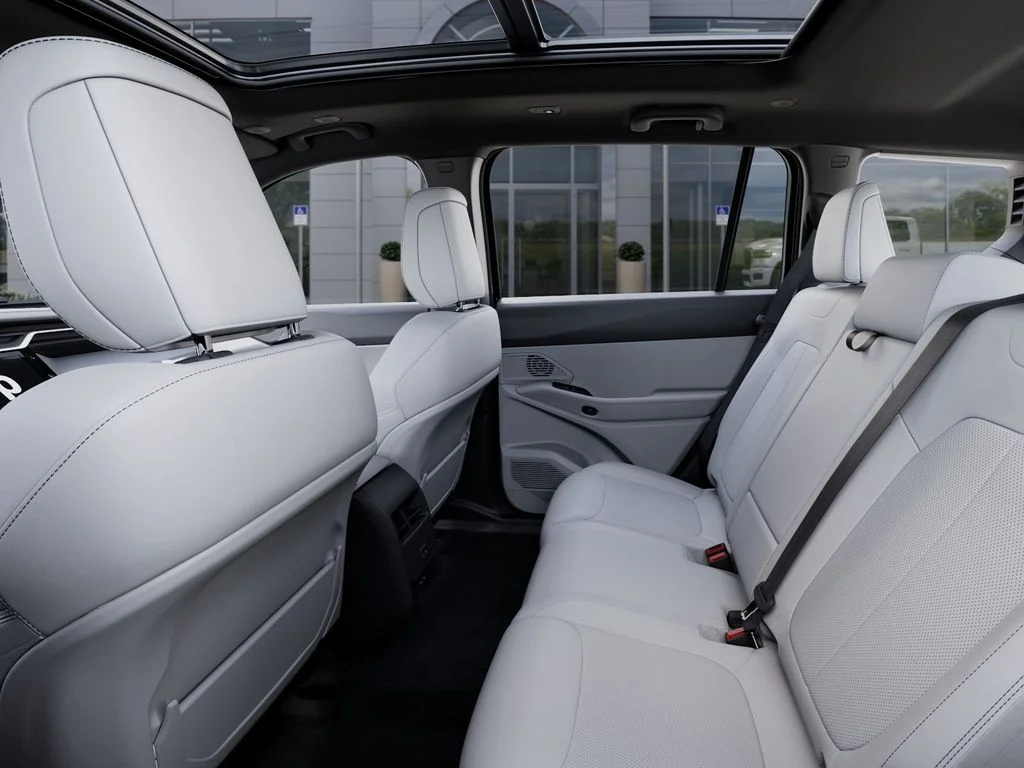 New 2026 Diamond Black Crystal Pearlcoat Jeep Limited image 24