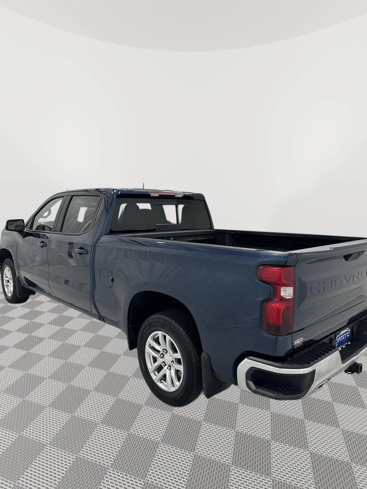 Used 2020 Chevrolet Silverado 1500 LT with VIN 3GCUYDET5LG165742 for sale in Alexandria, Minnesota