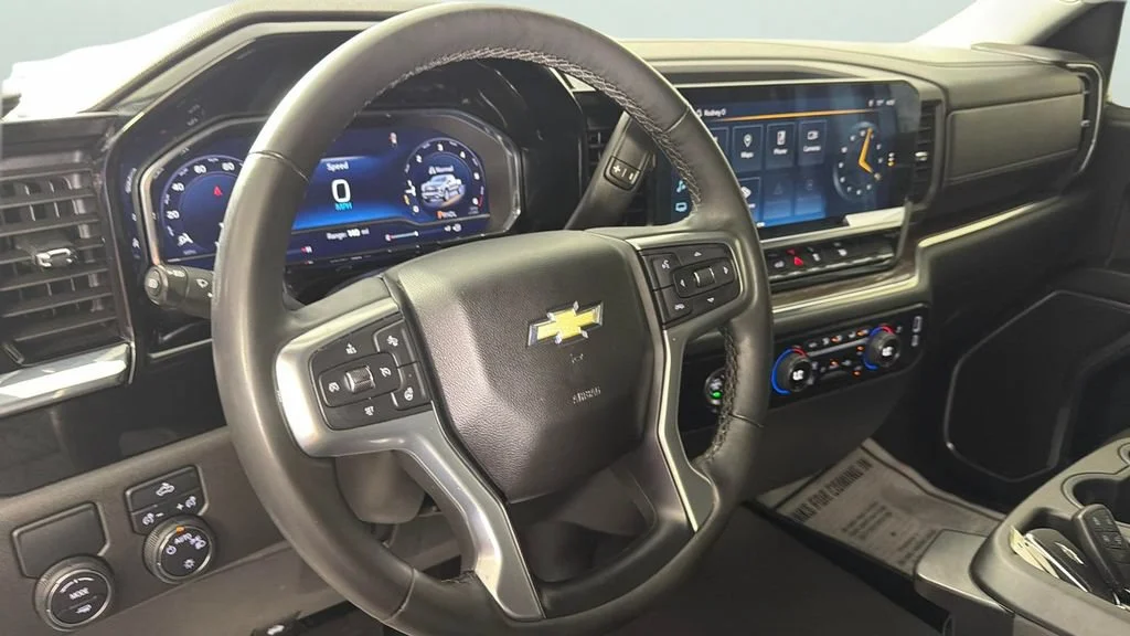 Used 2024 Summit White Chevrolet LT image 23