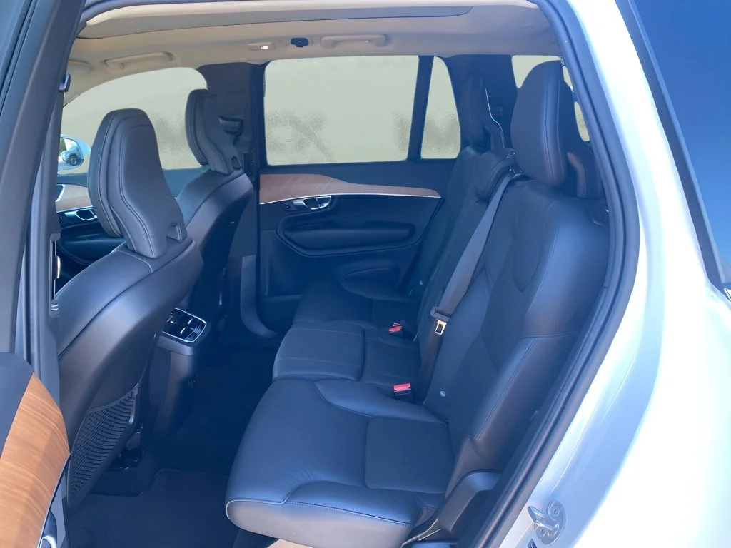 Used 2024  Volvo Plus Bright Theme image 14