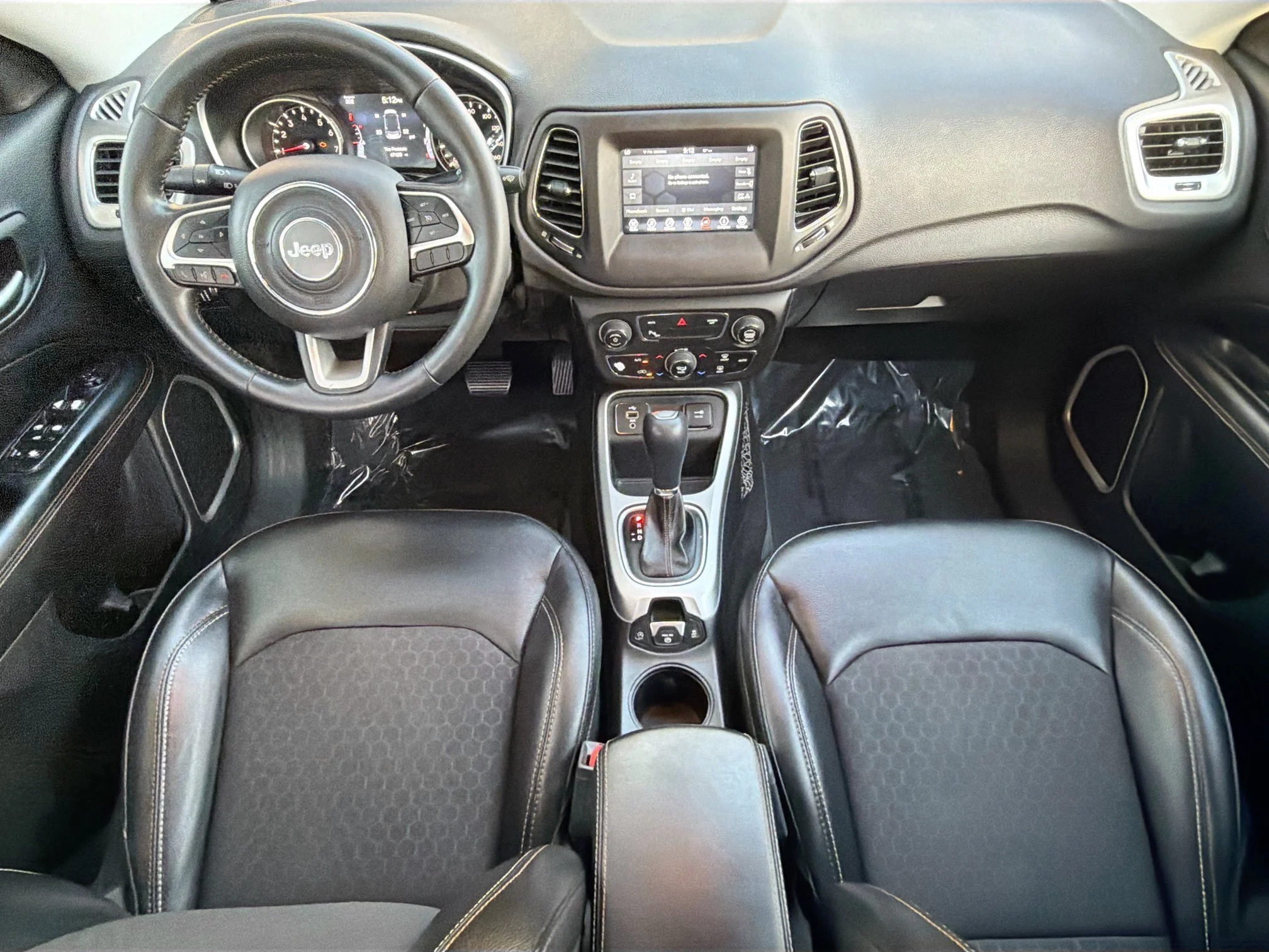 Used 2018 Redline Pearlcoat Jeep Latitude image 15