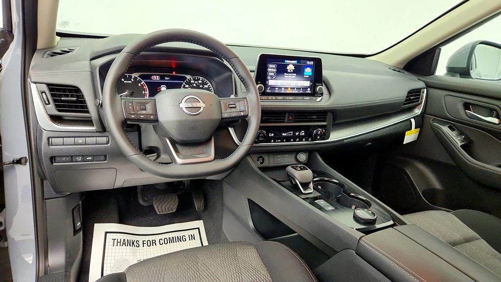 Used 2026 Boulder Gray Pearl Nissan 2026.5 AWD SV image 12